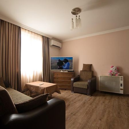 Angisa Apartment Batoumi Extérieur photo