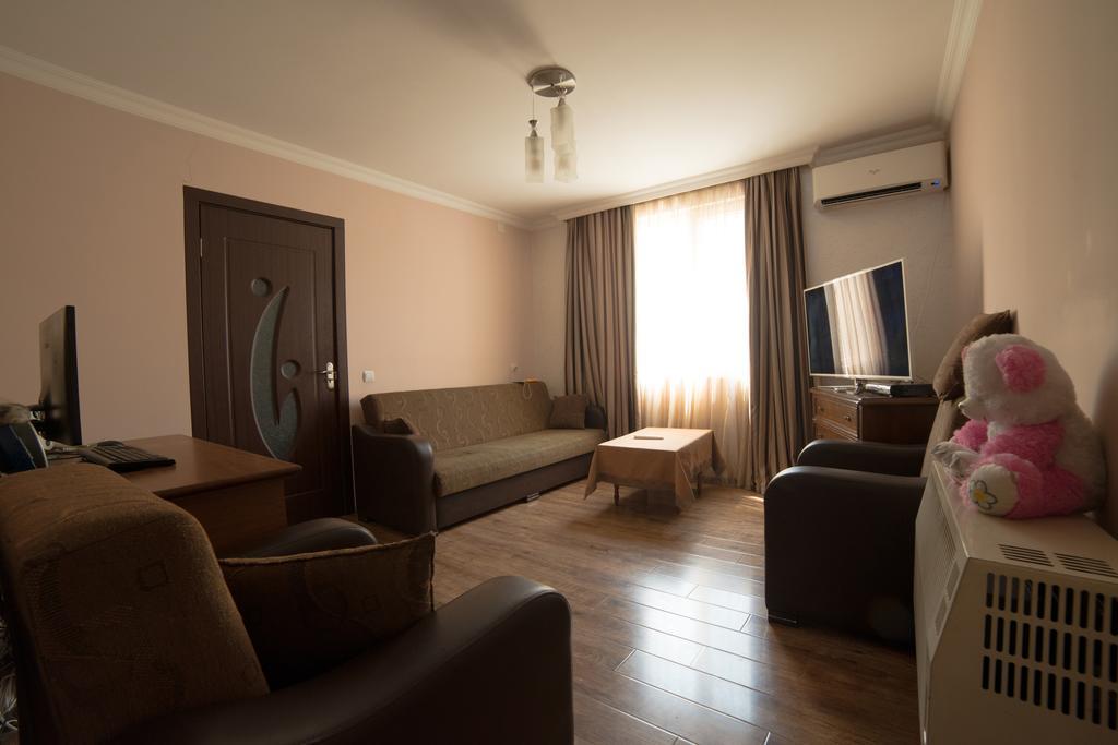 Angisa Apartment Batoumi Extérieur photo