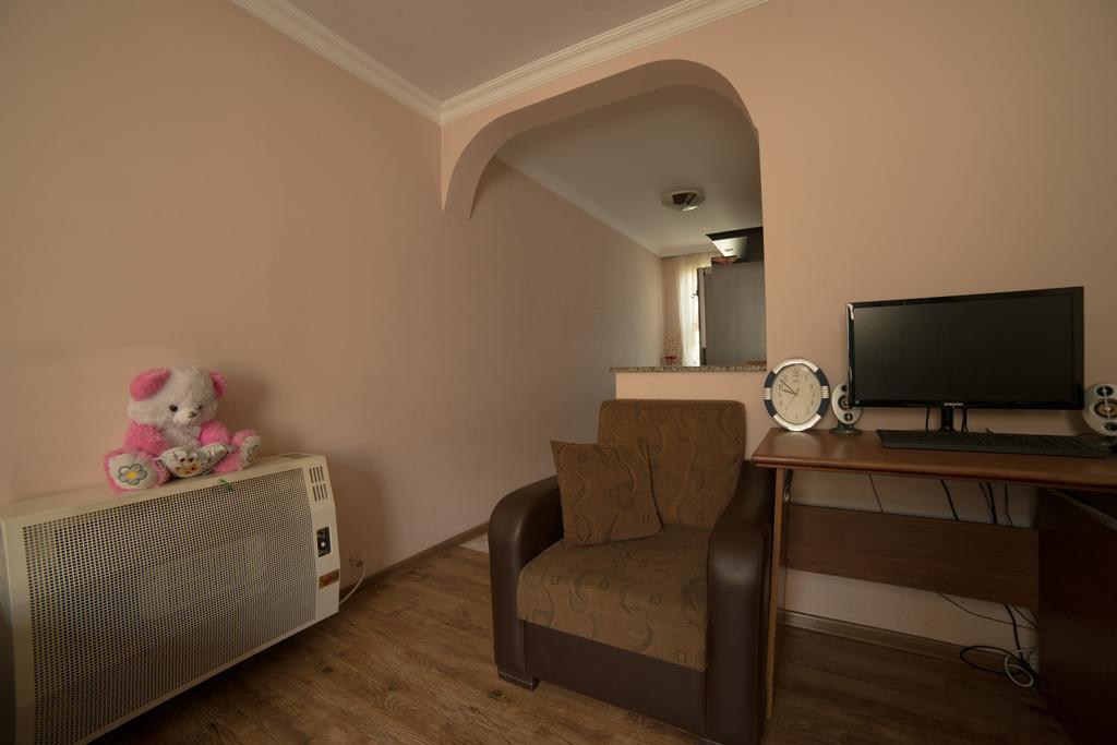 Angisa Apartment Batoumi Extérieur photo